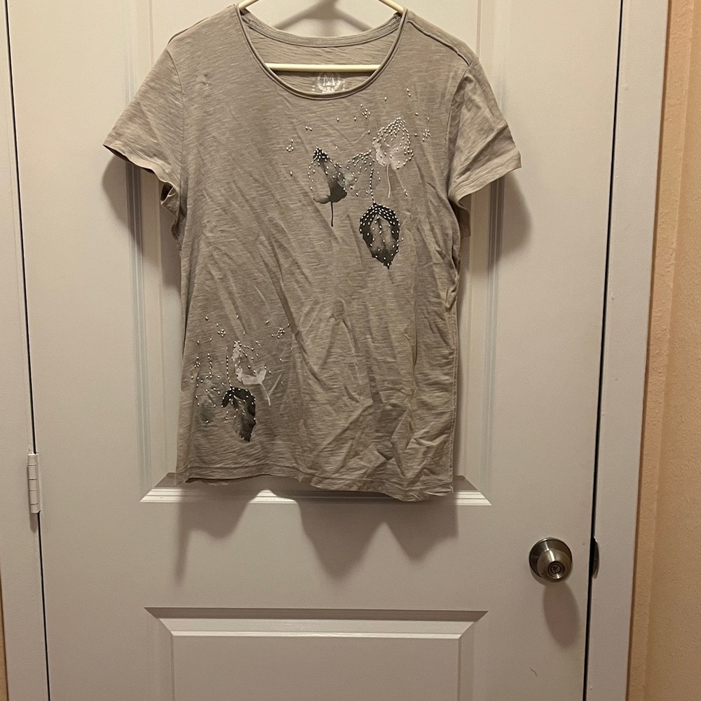 Merona Beige Short Sleeve Tee with Graphic Design